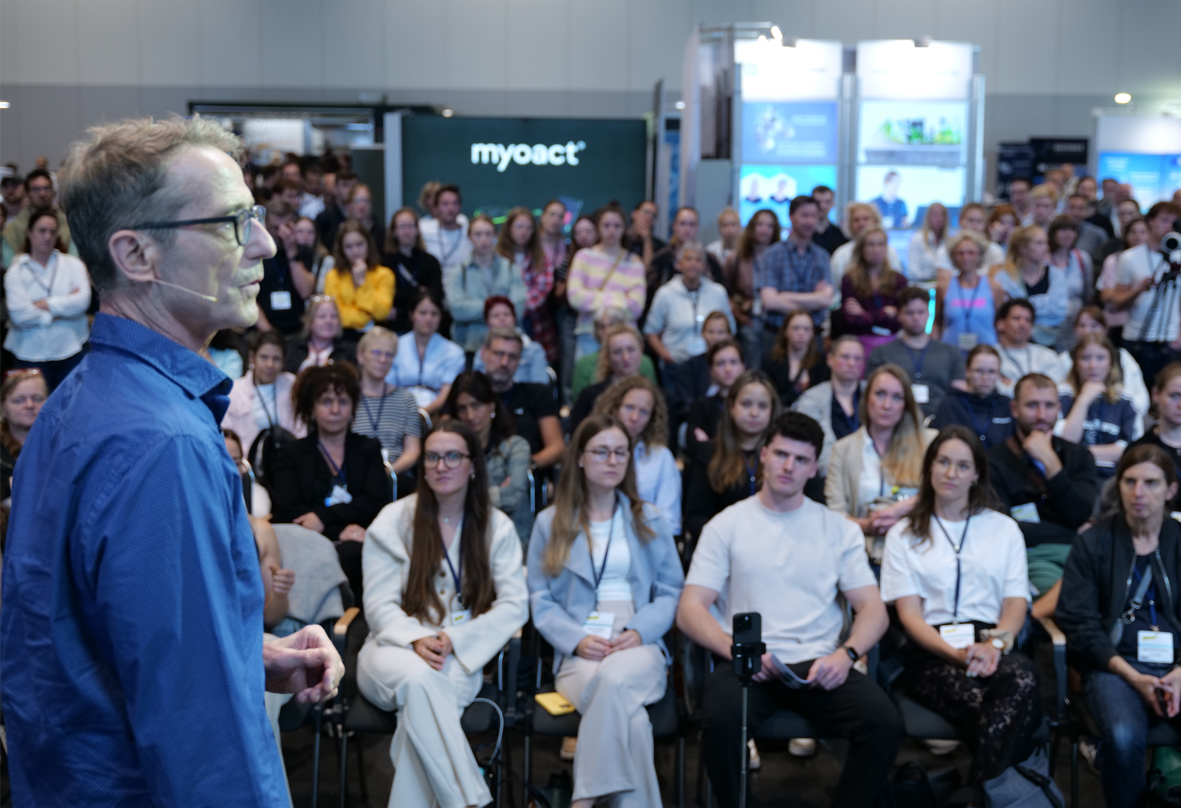 Diskussion auf der Bühne beim interdisziplinären Kongress des SMHS 2025