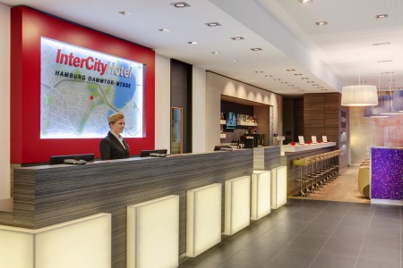 IntercityHotel Hamburg lobby